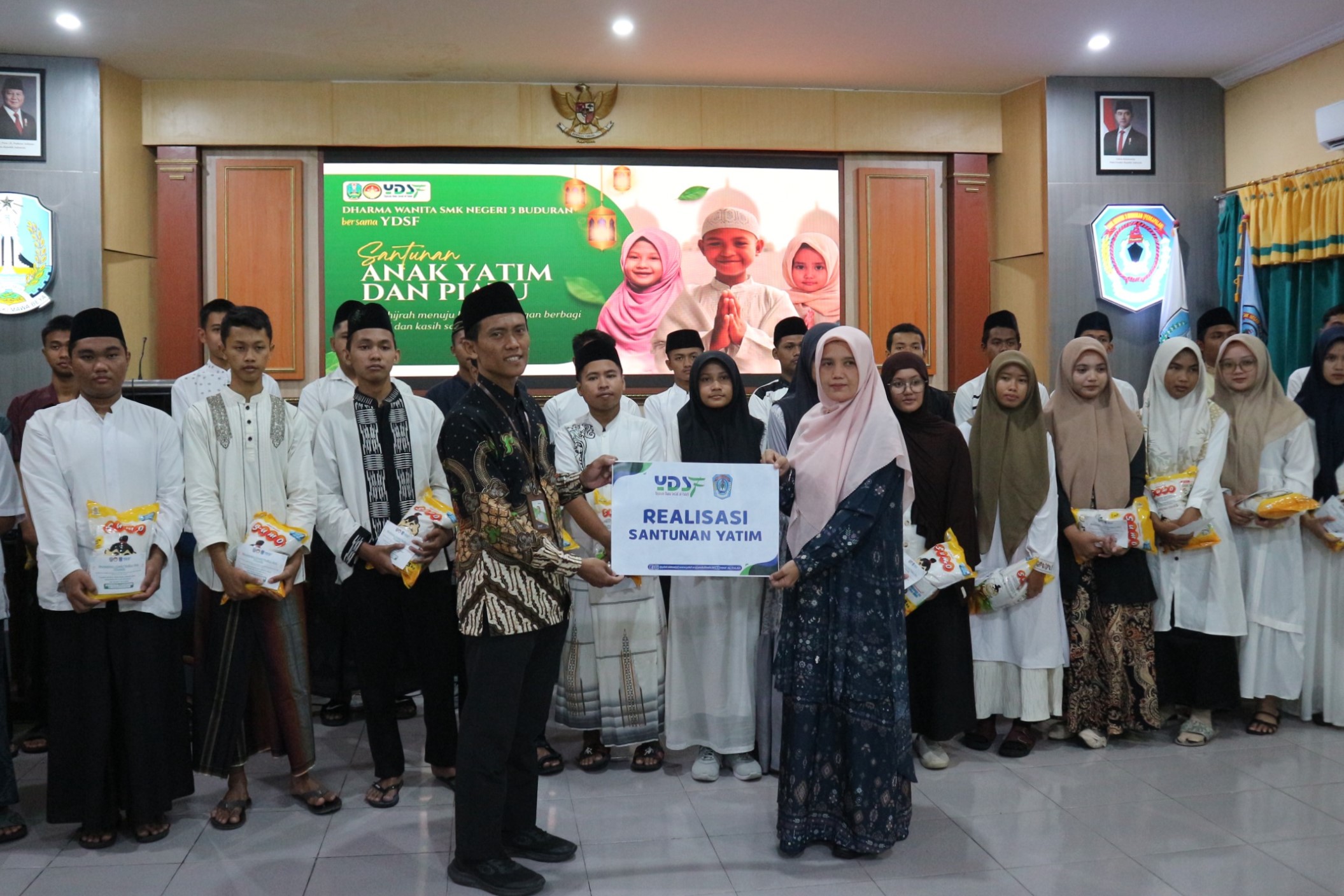 Memaknai Nuzulul Qur’an: YDSF dan DWP SMKN 3 Buduran Santuni Puluhan Yatim
