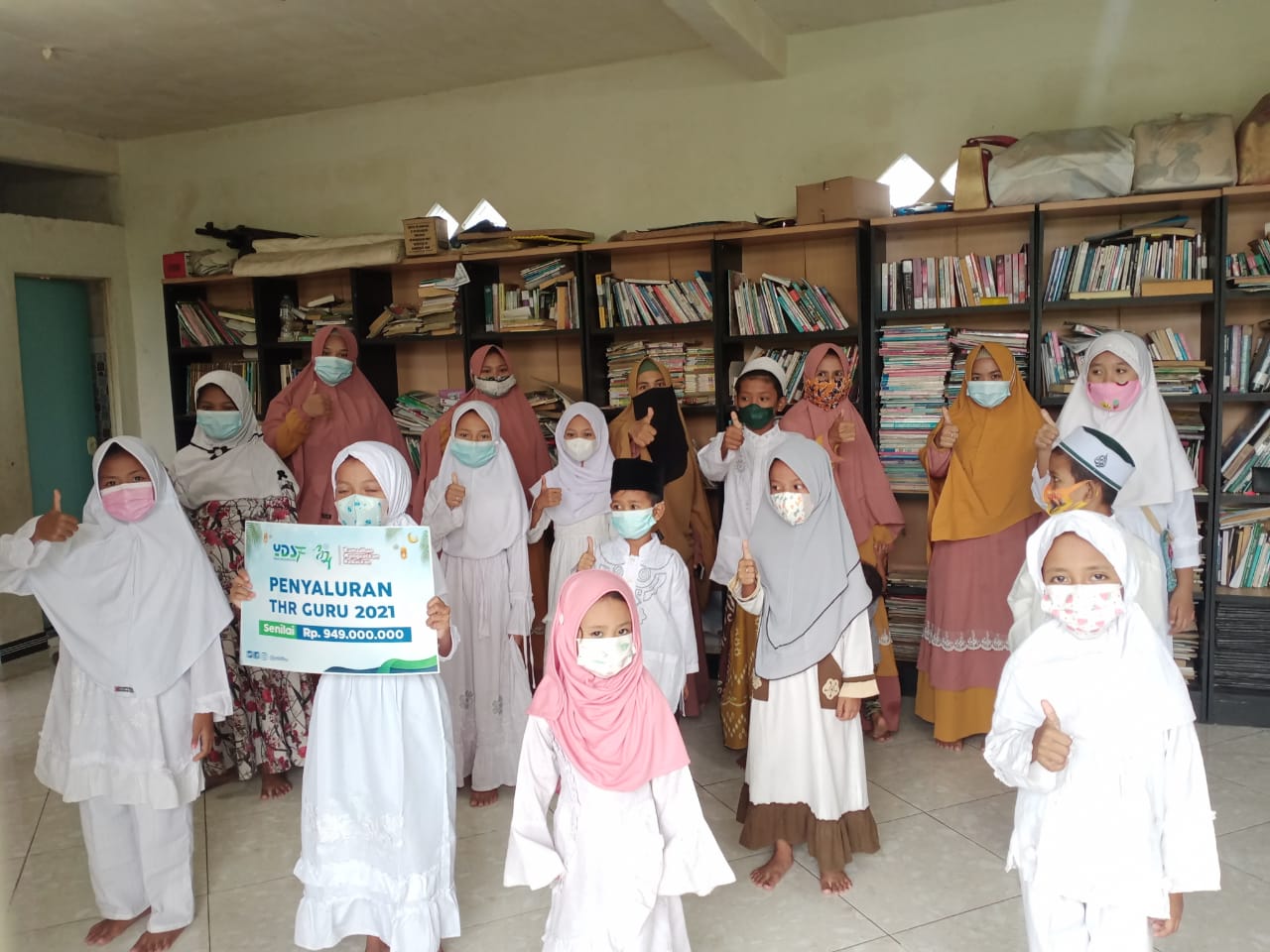 Ribuan Guru Ngaji Pelosok Terima THR dari YDSF