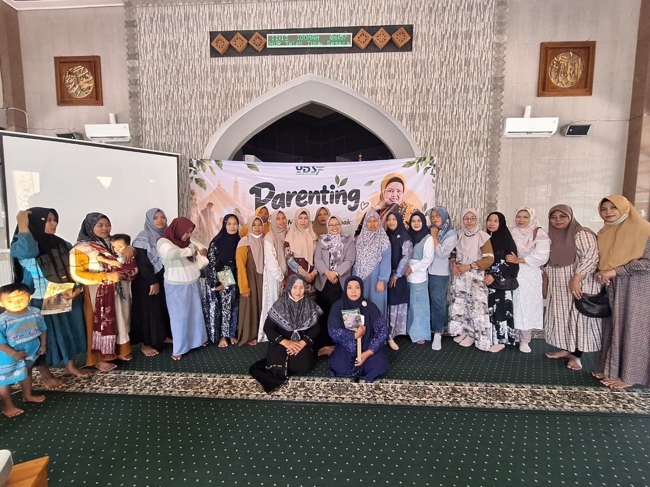 YDSF mengadakan seminar parenting sekaligus ajang silaturahmi antardonatur di Masjid Al Arofah, Situbondo.