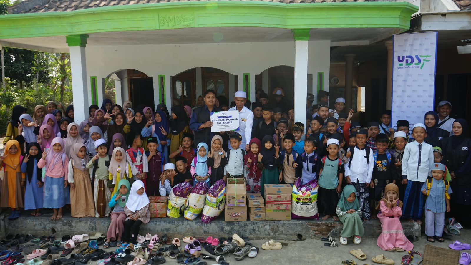 Penuhi Gizi hingga Air Bersih untuk Pesantren di Momen Hari Santri