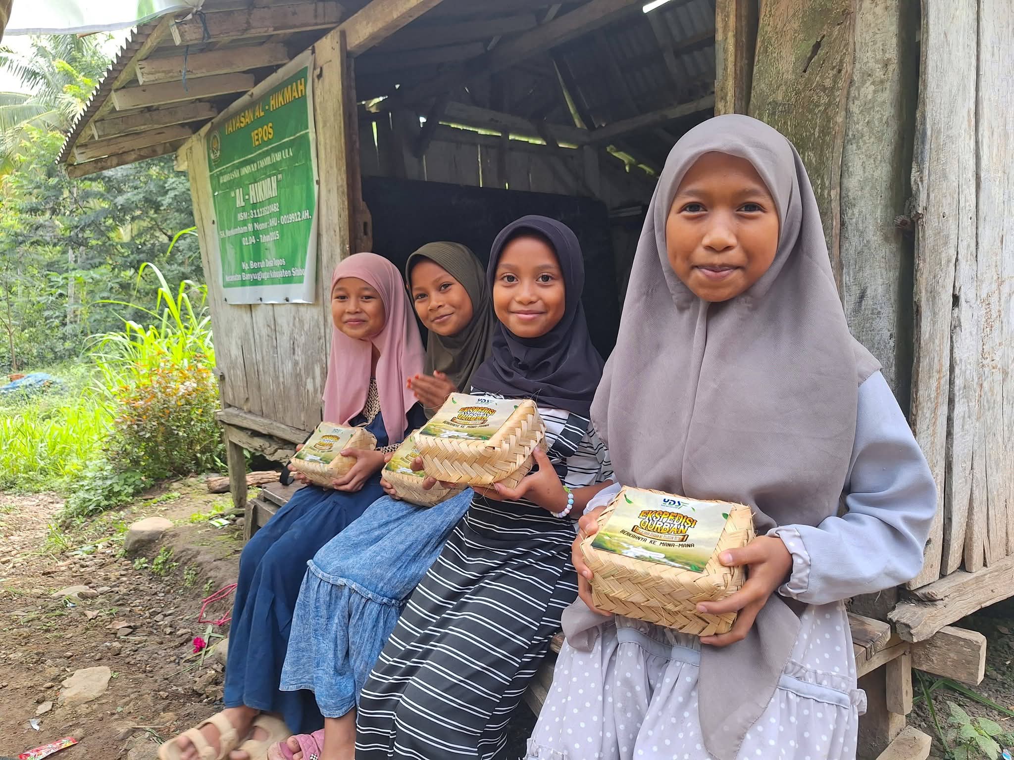 Pertama Kalinya, TPQ Pelosok Asuhan Ustadz Difabel Terima Qurban YDSF