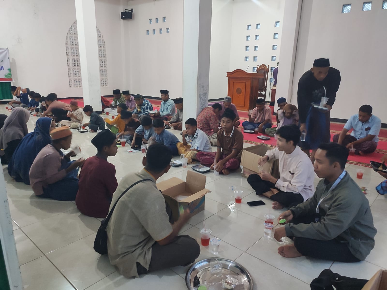 Pekan Pertama Puasa, YDSF Bagi-Bagi Buka Puasa di Berbagai Daerah