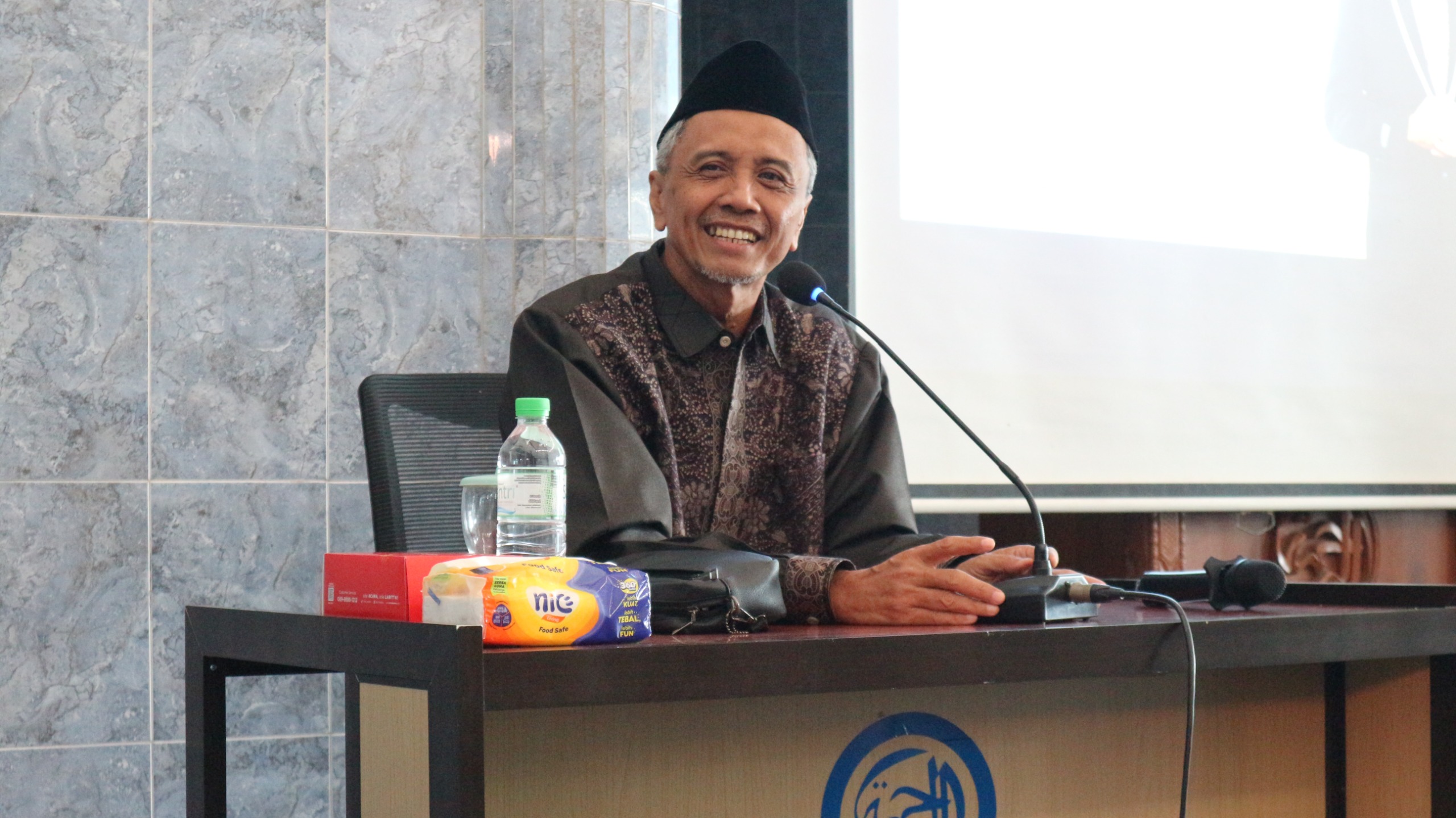 Seminar Parenting Bersama Ustadz Suhadi Fadjaray, Sarana Perkuat Peran Orang Tua