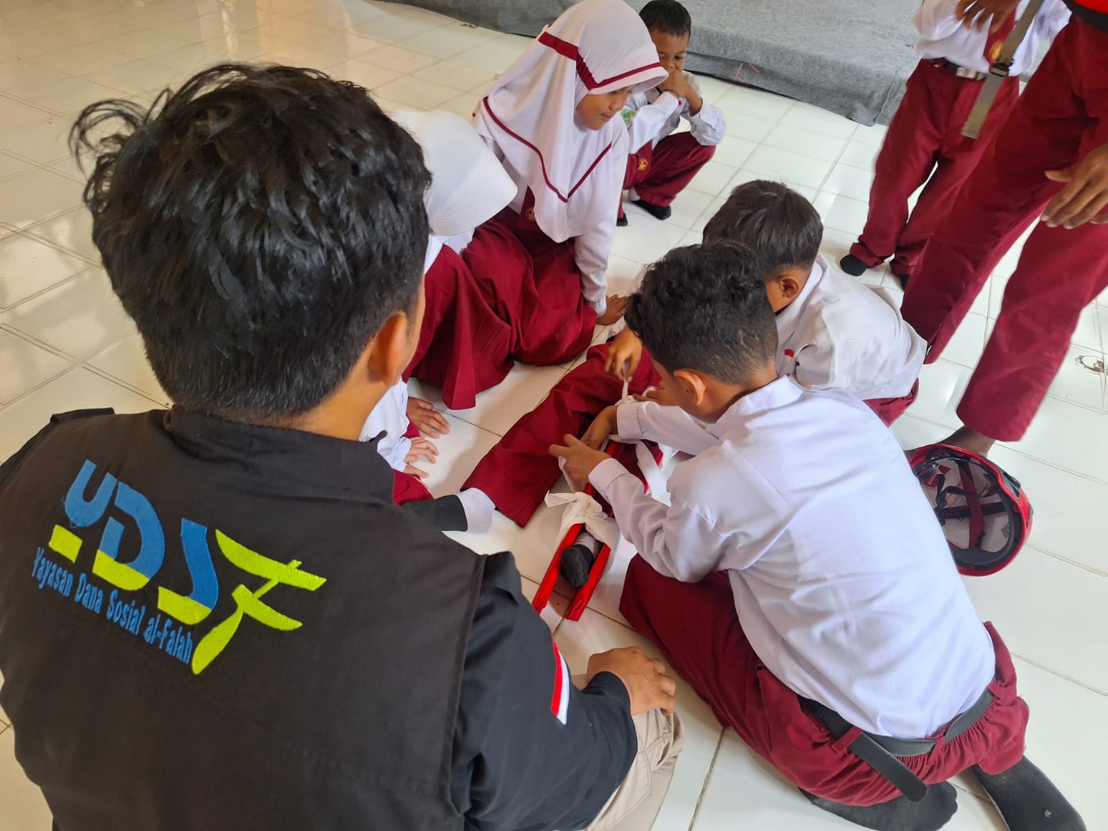Simulasi Penanganan Bencana untuk Edukasi Siswa SD